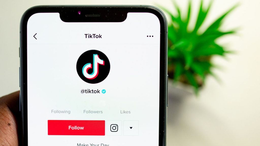 How to make money on TikTok in Uganda